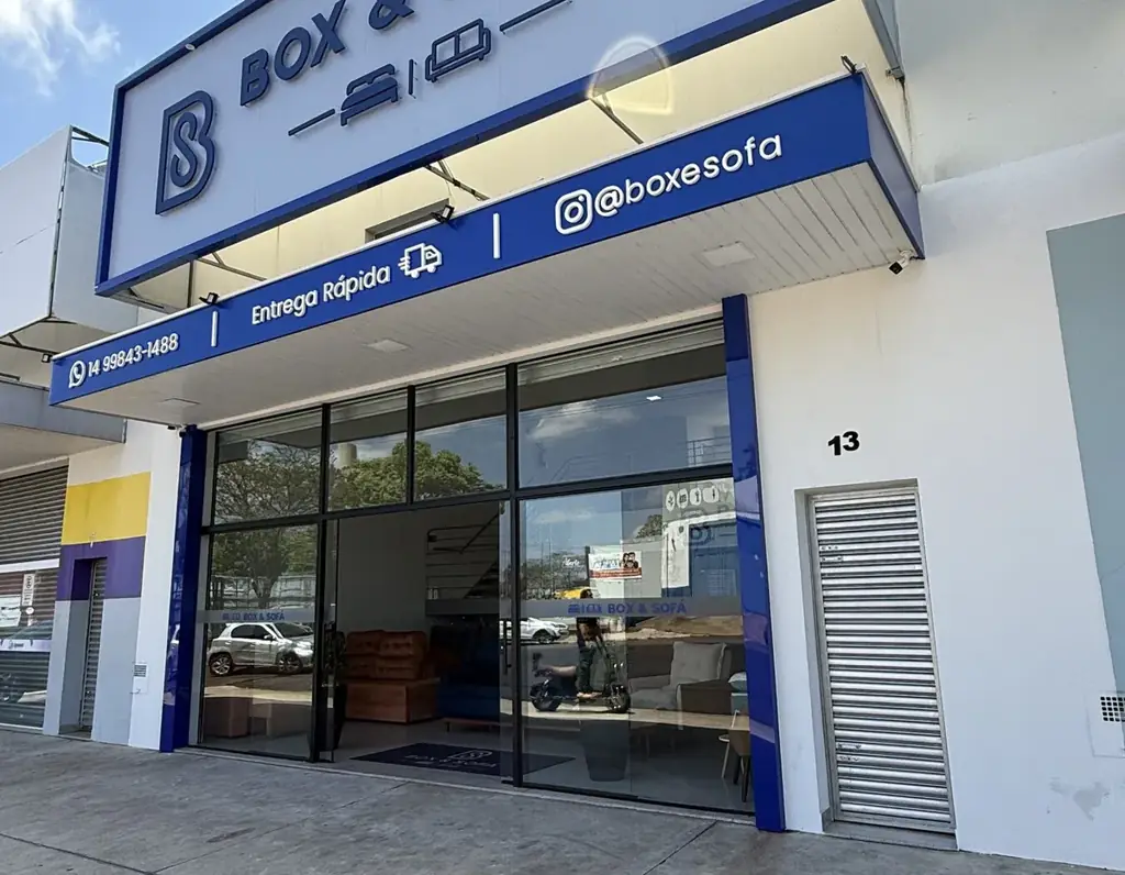Fachada da loja Box & Sofá em Marília