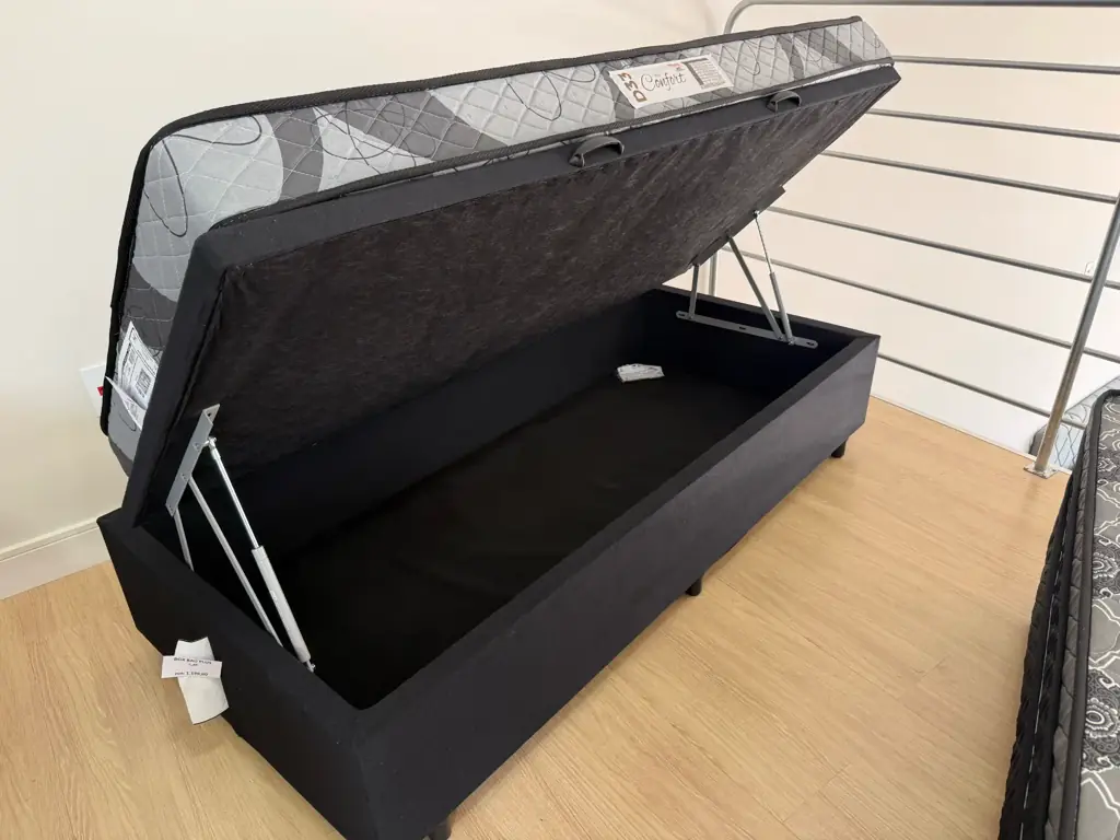 Cama baú com compartimento aberto na loja Box & Sofá